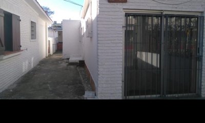 Venta de casa en centro de Maldonado, 3 dormitorios, 1 baño, cerca de todo.