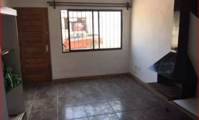 Venta de casa en Maldonado, 3 dormitorios, baño, buen lugar.