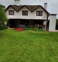 Venta y alquiler de cabaña en Pinares, 5 dormitorio, 3 baños, lindo lugar.