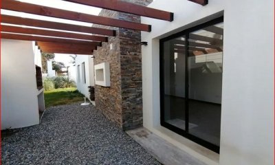 Venta de casa en Valle Di Sorono, 2 dormitorios, baño, lindo lugar.
