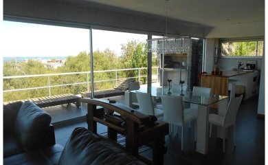 Venta de casa en Manantiales, 3 dormitorios, 3 baños, cerca del Mar.