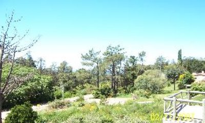 Venta de Chalet en PUNTA BALLENA, 3 dormitorios, 2 baños, 1000M2 de tierra, se permuta.