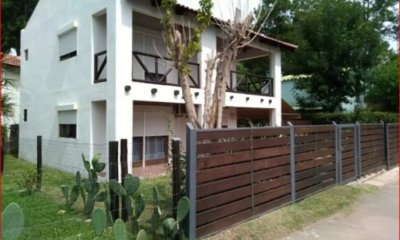 Venta de casa en Piriapolis, 2 dormitorios, 2 baños, buena casa para vivir todo el año.