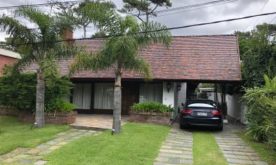 Venta de casa en la Mansa, 3 dormitorio, 4 baños, servicio, piscina