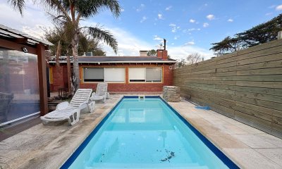 Alquiler y venta de casa las delicias, de 3 dormitorios, 2 baños.