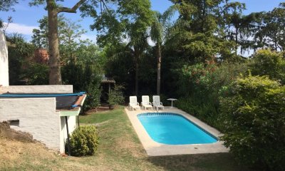 Venta de casa en Altos del Pinar, 3 dormitorios, 2 baños, pileta, cerca del mar.