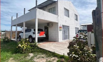 Venta de casa en Brio Buenos Aires, 2 dormitorios, 2 baños, buen entorno.
