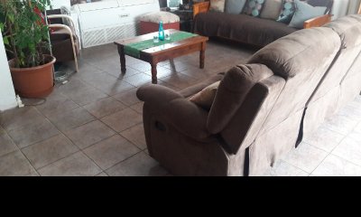 Venta de casa en Lausana, lindo chalet de 3 dormitorios, 2 baños, para vivir todo el año.