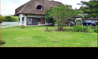 Venta de casa en Pinares, 6 dormitorios, 3 baños, piscina, lindo lugar, cerca del mar.