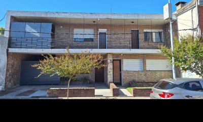 Venta de casa con 300 m2 de construcción en casi 600 m2 de terreno en centro de Maldonado