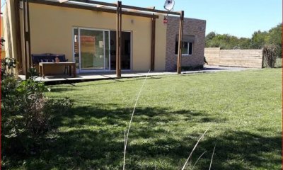 Venta y alquiler de casa en el Chorro, 1 dormitorio, baño, cerca del mar.