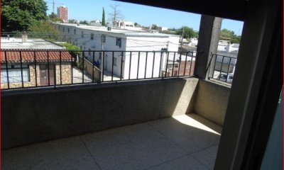 Venta de casa en el Centro de Madonado, 3 dormitorios, 2 baños, patio y balcón.
