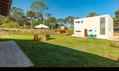 Venta y alquiler de casa en Manantiales, 3 dormitorios, 2 baños, cerca del mar y buen entorno.