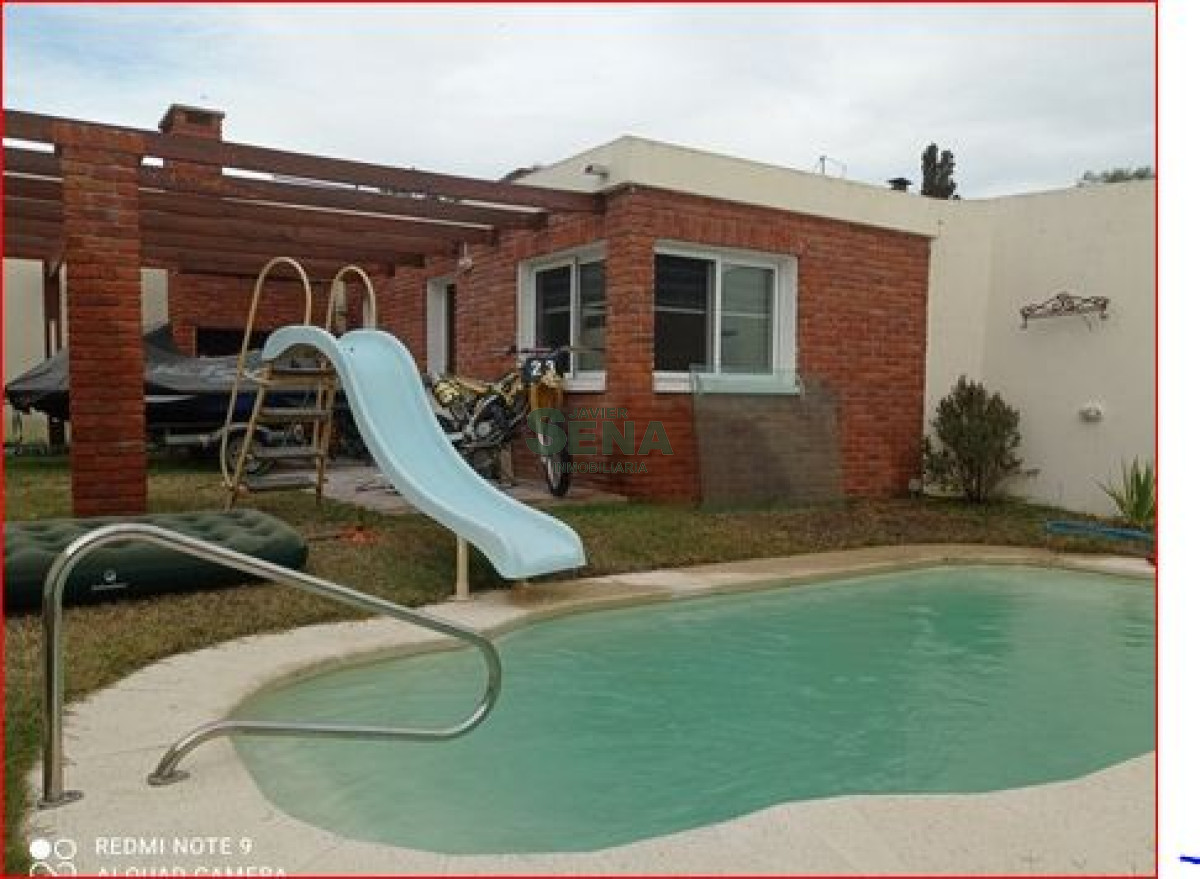 Venta y alquiler de casa en la Mansa, 1 dormi, baños, piscina y cerca del mar.