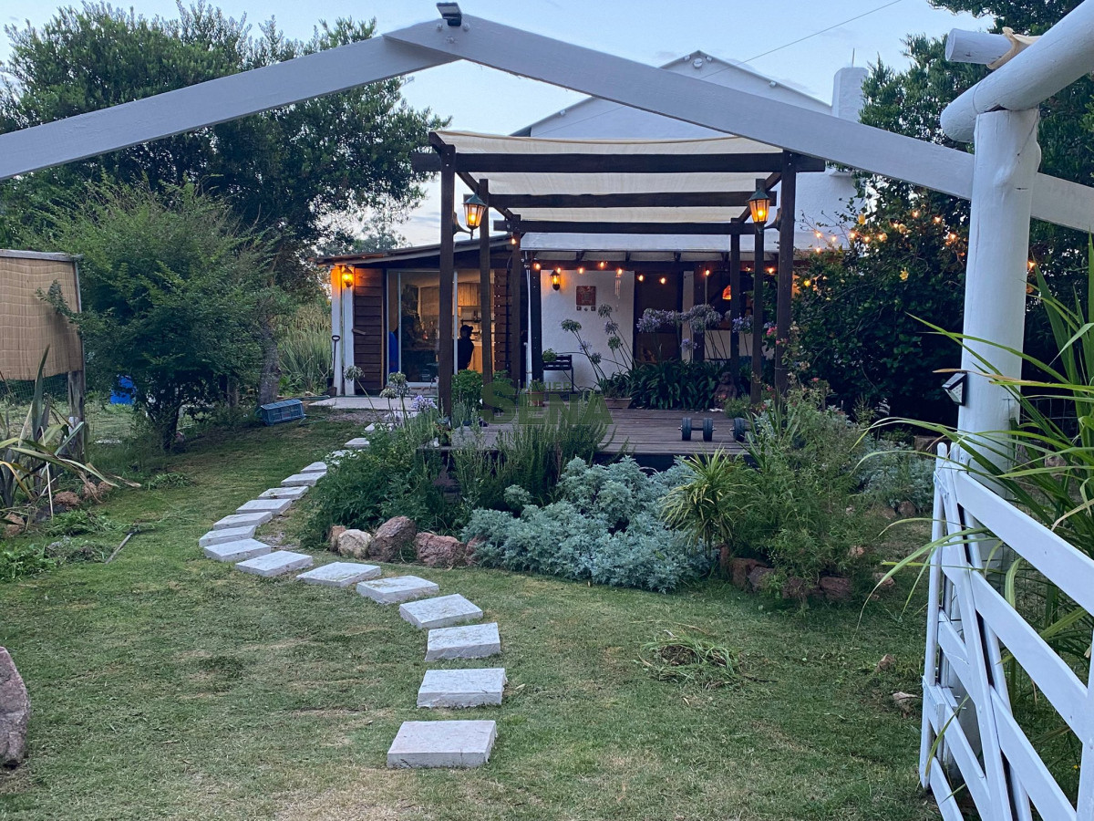 Venta de casa en santa mónica, 3. dormitorios, 2 baños, vista al mar.