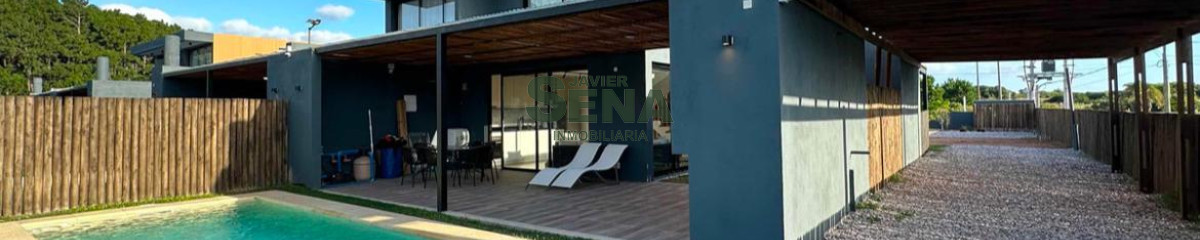 Hermosa casa en  Grutas Village, de 3 dormitorios 3 baños, piscina.