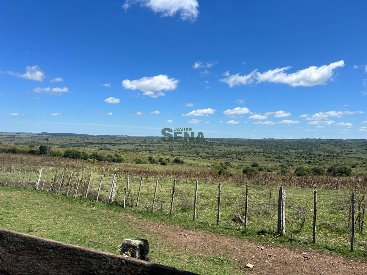 Venta de Estancia en Lavalleja, de 1661 hectareas con instalaciones completa