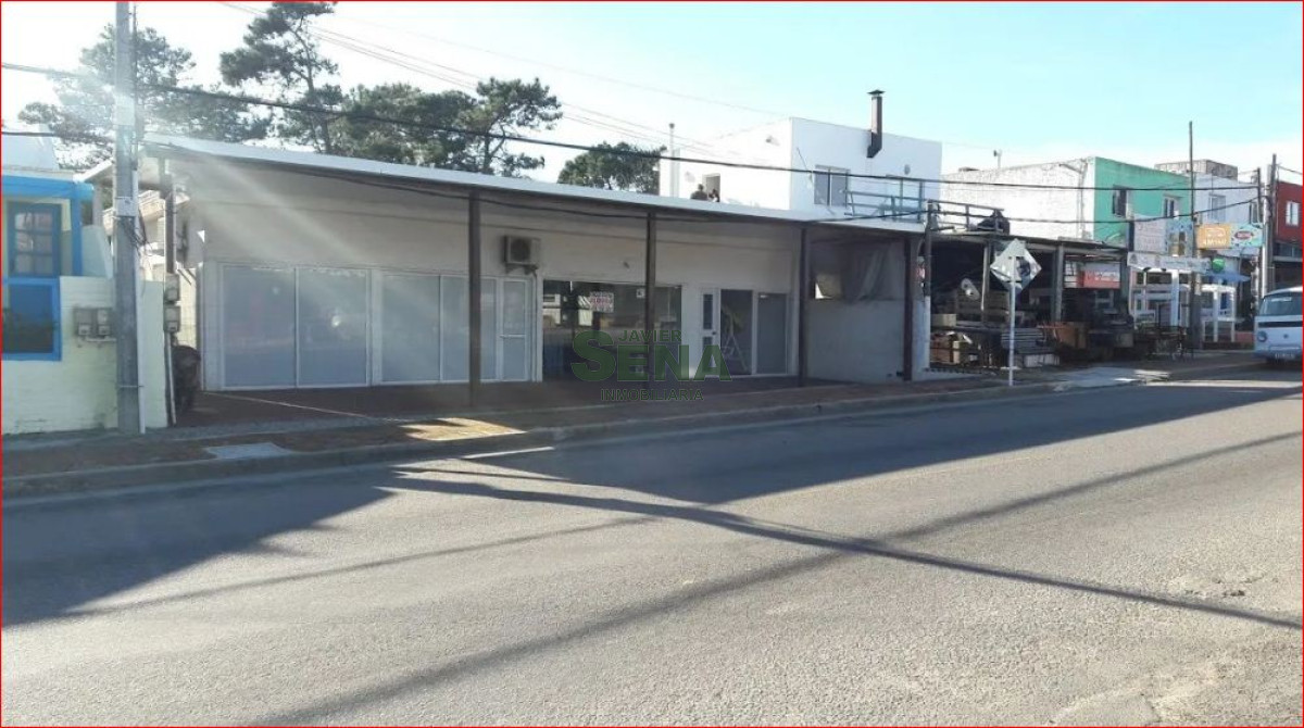Venta de Locales comerciales en Montoya, 4 locales en un muy buen punto.