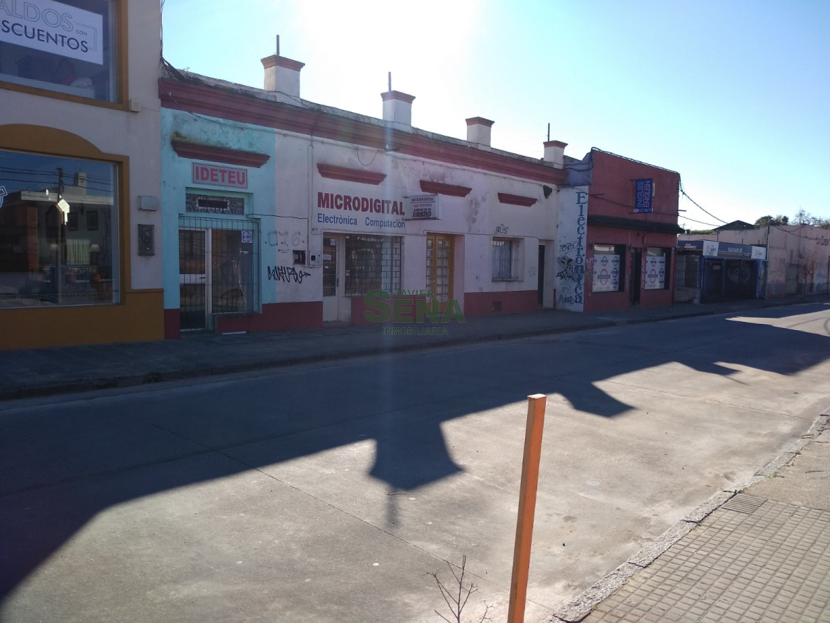 Venta de local en el centro de Maldonado, 216m2 cubierto.