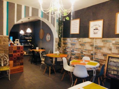 Alquila en Peninsula, muy lindo local para gastronomia.