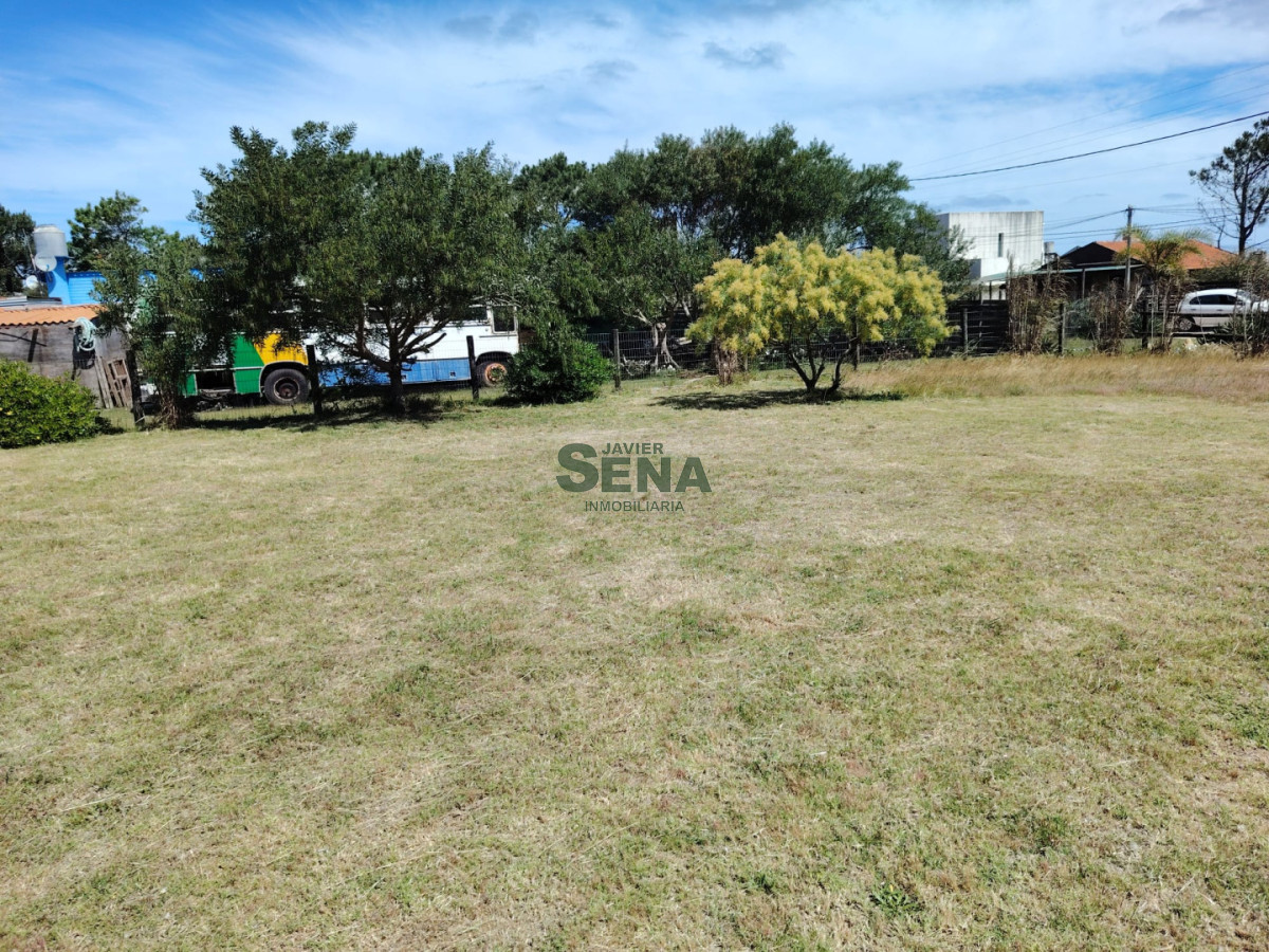 Venta de terreno en bal bs as a media cuadra del mar, ideal para veranear.