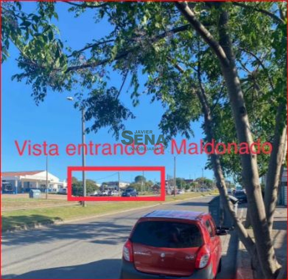 Venta de terreno en la entrada a Maldonado, 1.660m2 esquina para zona comercial.