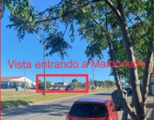 Venta de terreno en la entrada a Maldonado, 1.660m2 esquina para zona comercial.