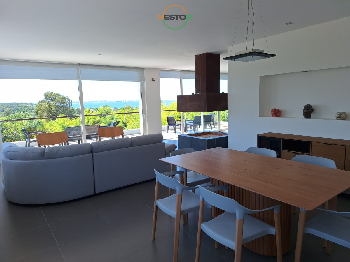 Casa ID.5935 - Venta de Casa de 3 dormitorios en Punta Ballena con vista al Mar
