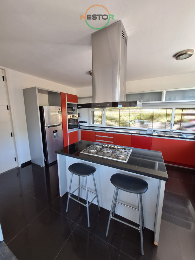 Casa ID.5935 - Venta de Casa de 3 dormitorios en Punta Ballena con vista al Mar