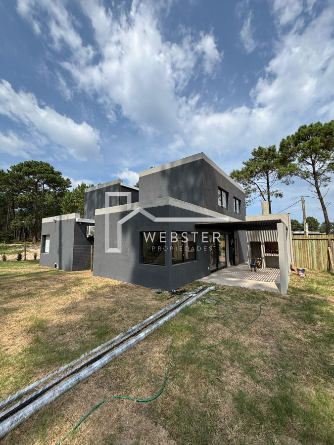 Casa ID.2288 - Casa 3 Dormitorios en Venta en Parque Burnett