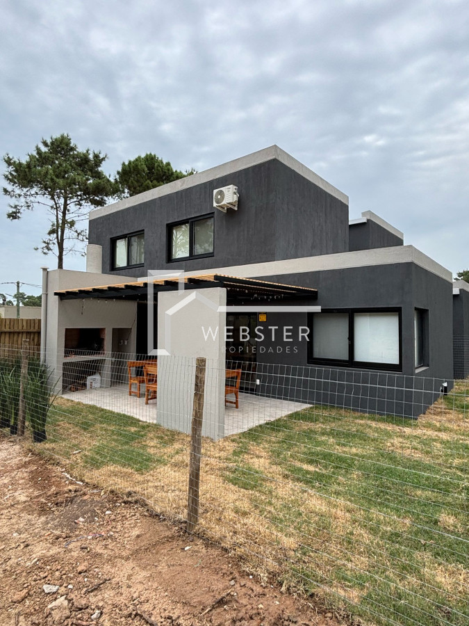 Casa ID.2288 - Casa 3 Dormitorios en Venta en Parque Burnett