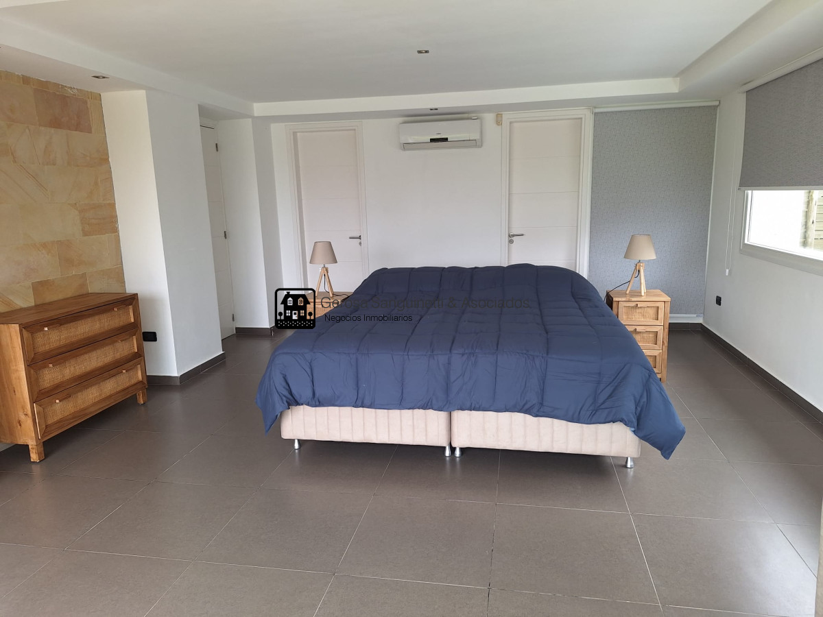 Casa ID.1822 - Casa con excelente vista a la bahia, en Punta Ballena
