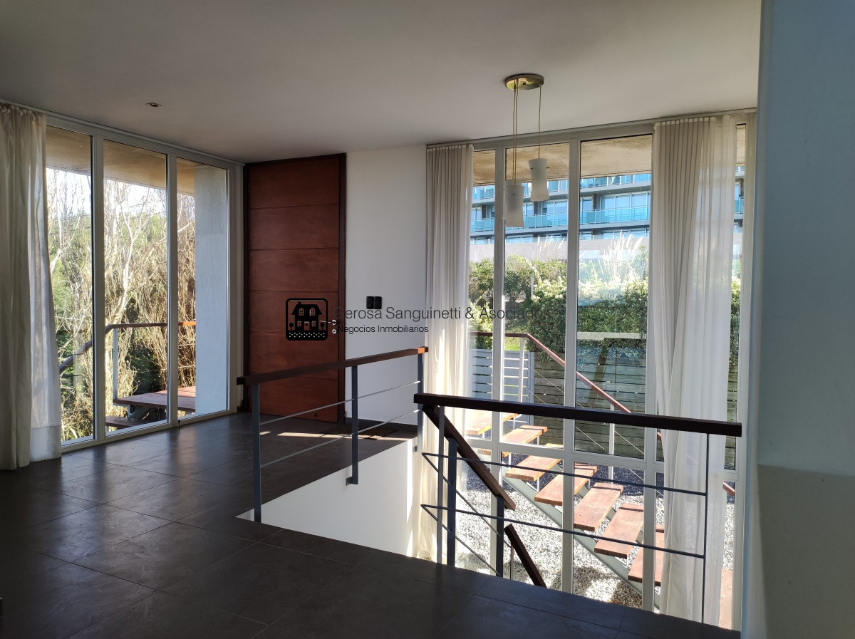 Casa ID.1822 - Casa con excelente vista a la bahia, en Punta Ballena