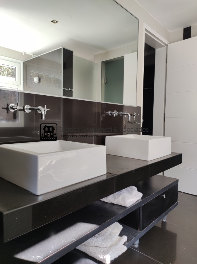 Casa ID.1822 - Casa con excelente vista a la bahia, en Punta Ballena