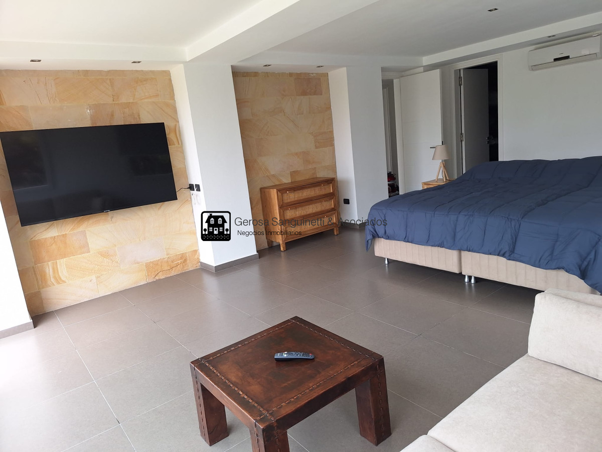 Casa ID.1822 - Casa con excelente vista a la bahia, en Punta Ballena