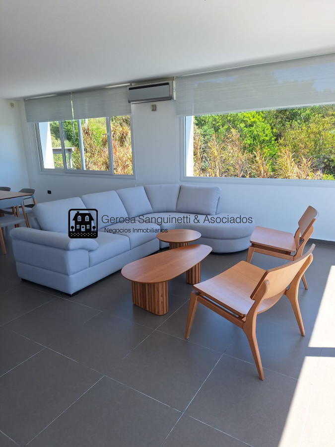 Casa ID.1822 - Casa con excelente vista a la bahia, en Punta Ballena