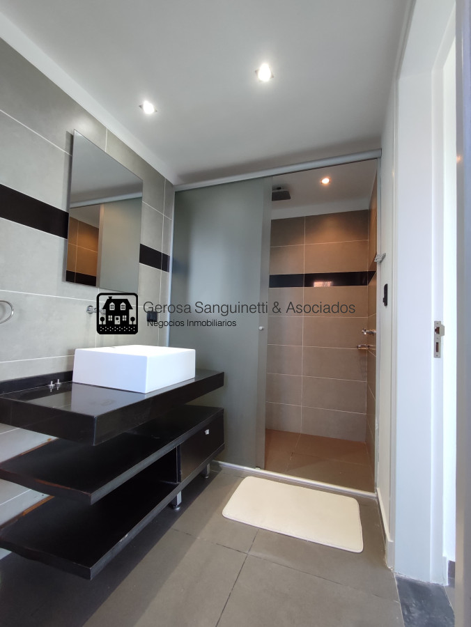 Casa ID.1822 - Casa con excelente vista a la bahia, en Punta Ballena