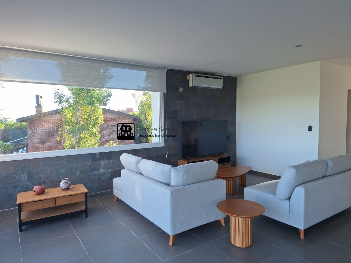Casa ID.1822 - Casa con excelente vista a la bahia, en Punta Ballena