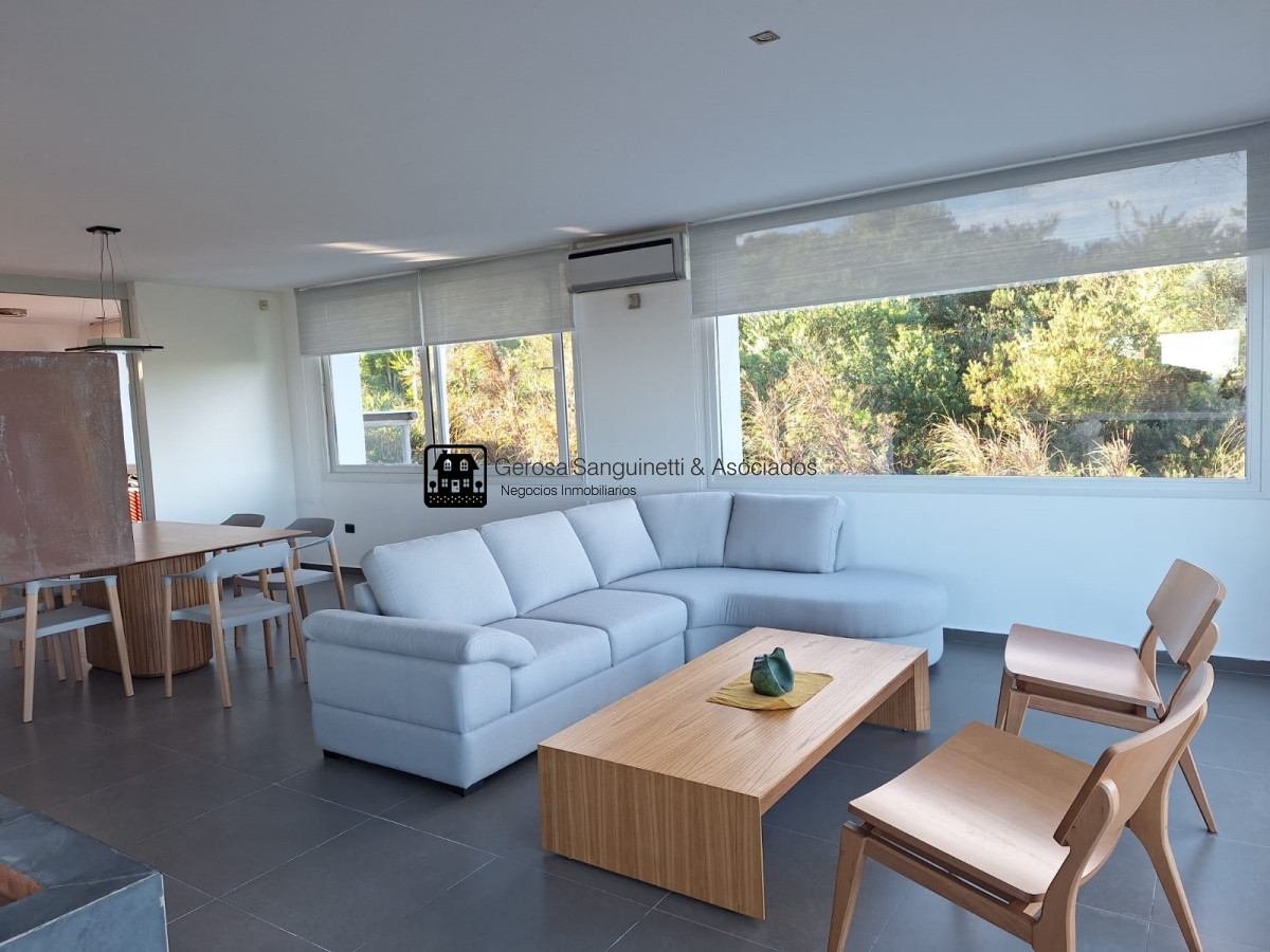 Casa ID.1822 - Casa con excelente vista a la bahia, en Punta Ballena