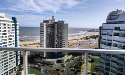 Venta de apartamento de 2 dormitorios en la Brava Punta del Este