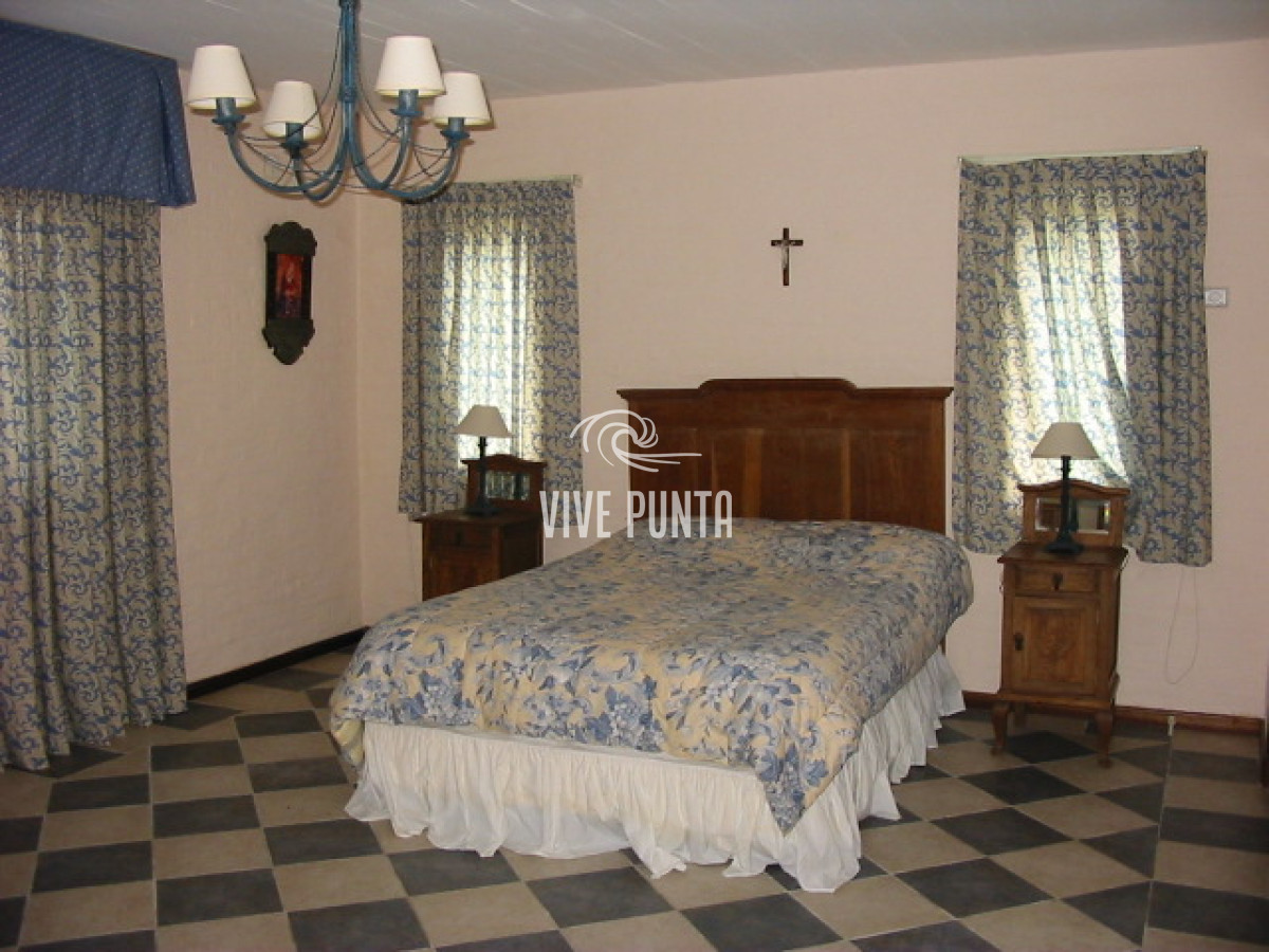 Casa ID.538 - Venta de casa de 4 dormitorios en Pinares 