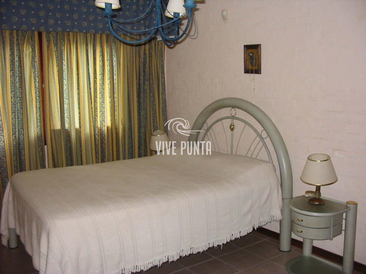 Casa ID.538 - Venta de casa de 4 dormitorios en Pinares 