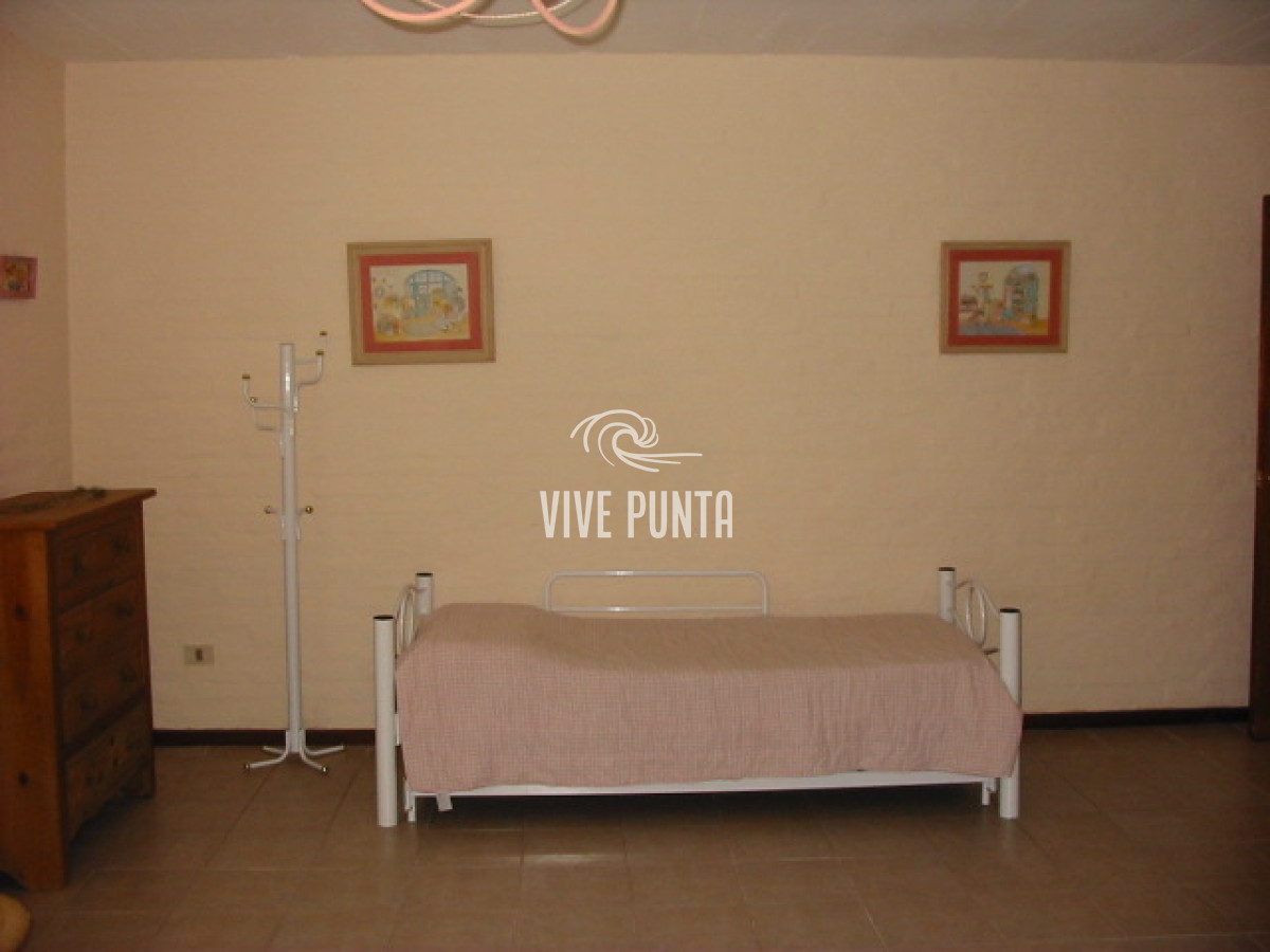 Casa ID.538 - Venta de casa de 4 dormitorios en Pinares 