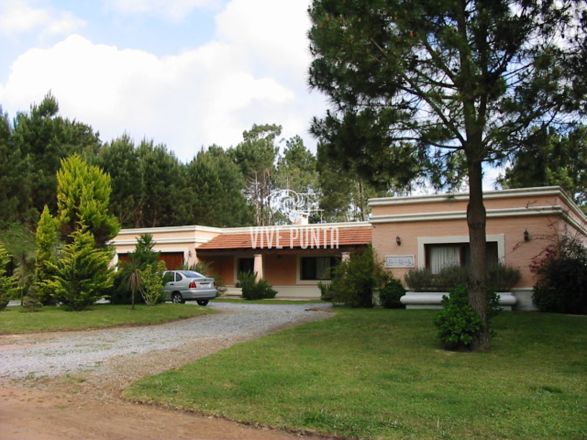 Casa ID.538 - Venta de casa de 4 dormitorios en Pinares 