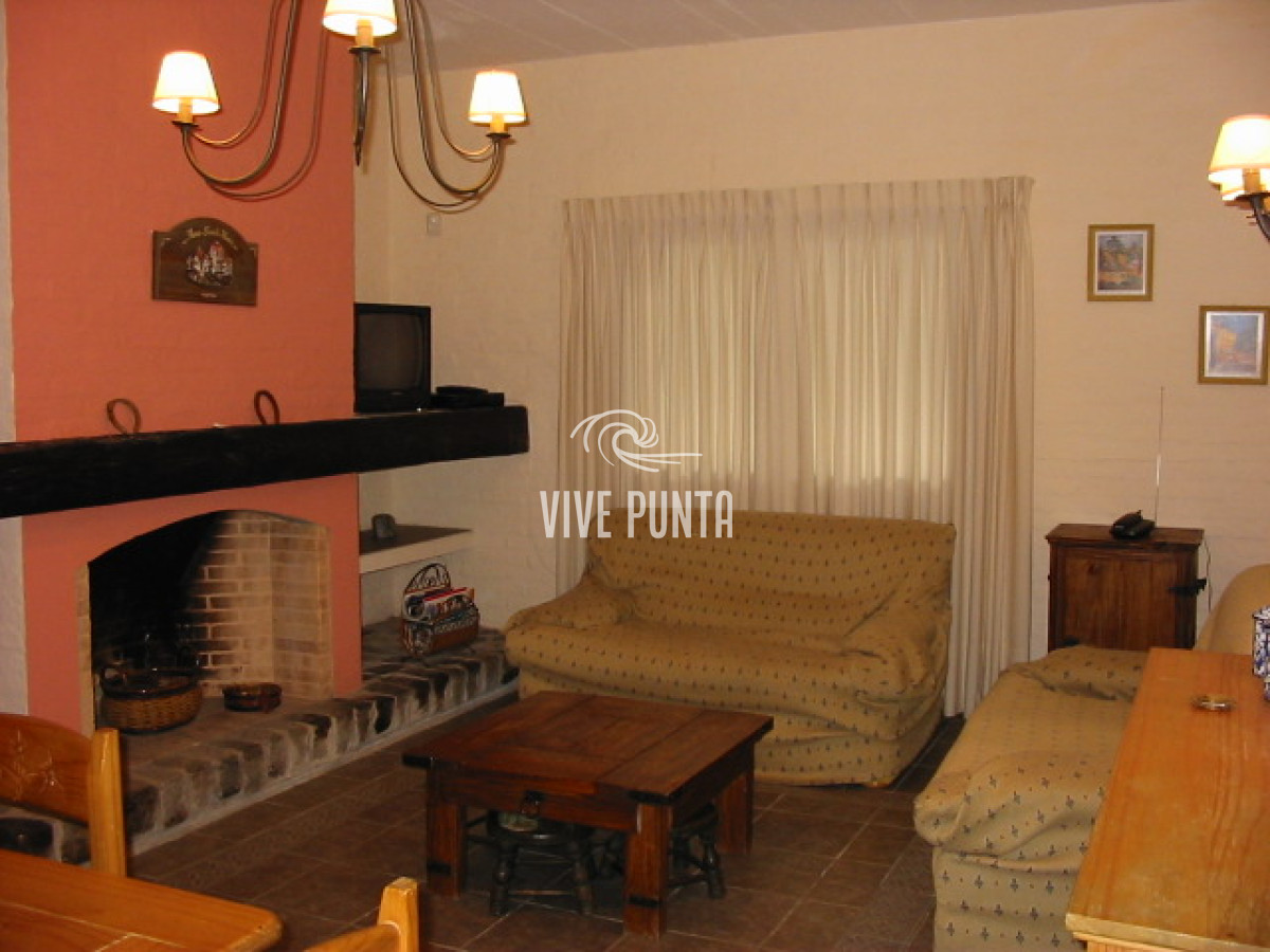 Casa ID.538 - Venta de casa de 4 dormitorios en Pinares 