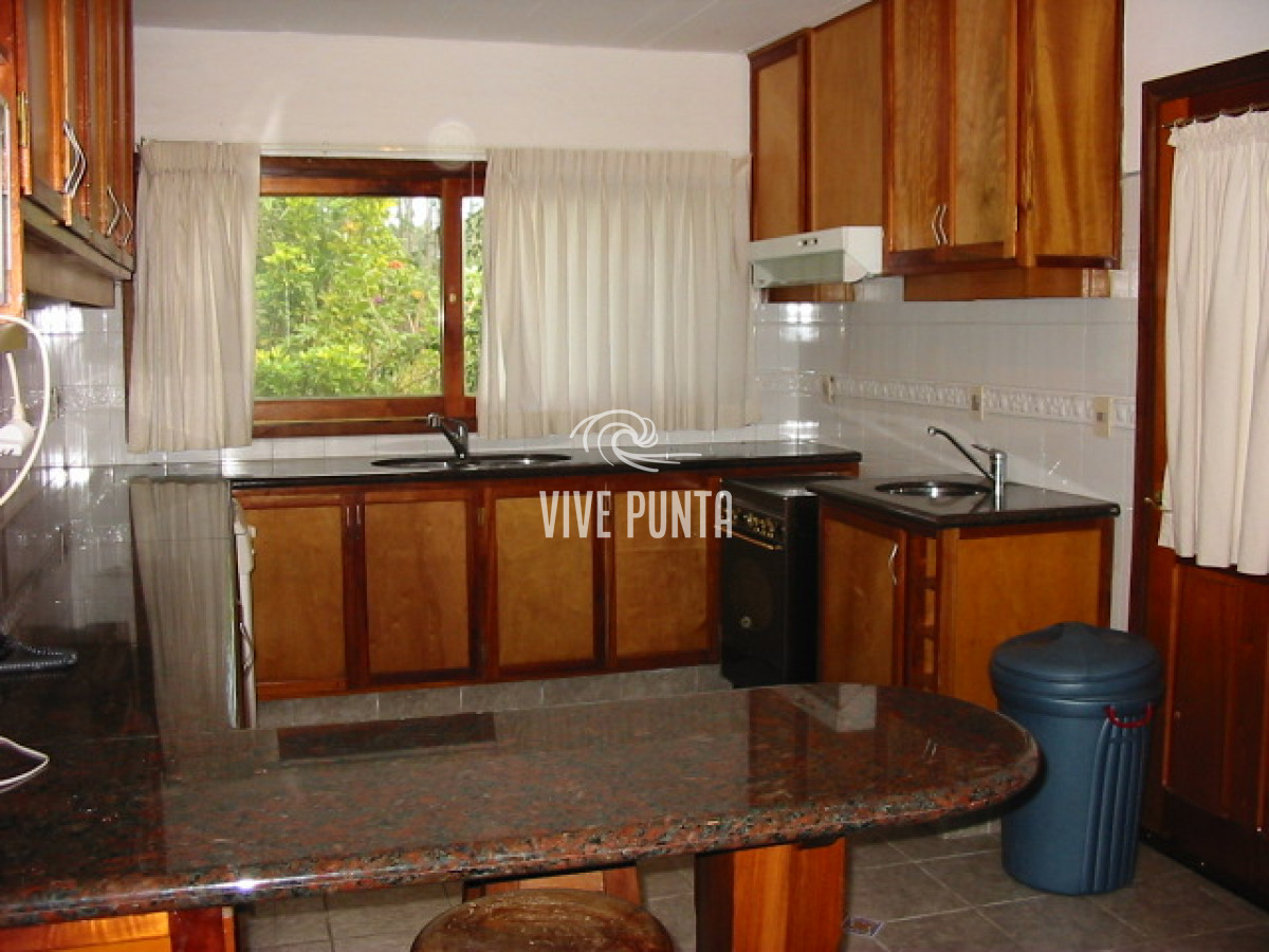 Casa ID.538 - Venta de casa de 4 dormitorios en Pinares 