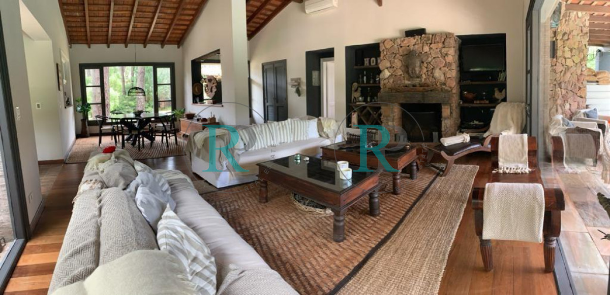 Casa ID.1365 - Casa de 5 dormitorios en Laguna Blanca en Manantiales