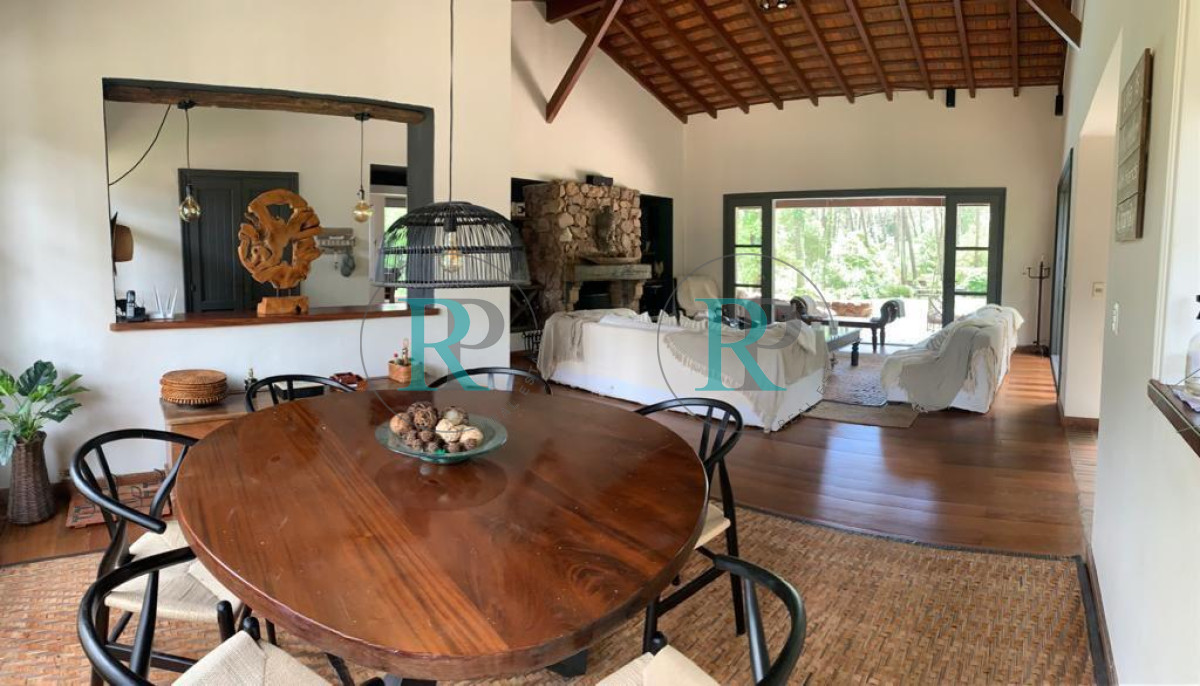 Casa ID.1365 - Casa de 5 dormitorios en Laguna Blanca en Manantiales