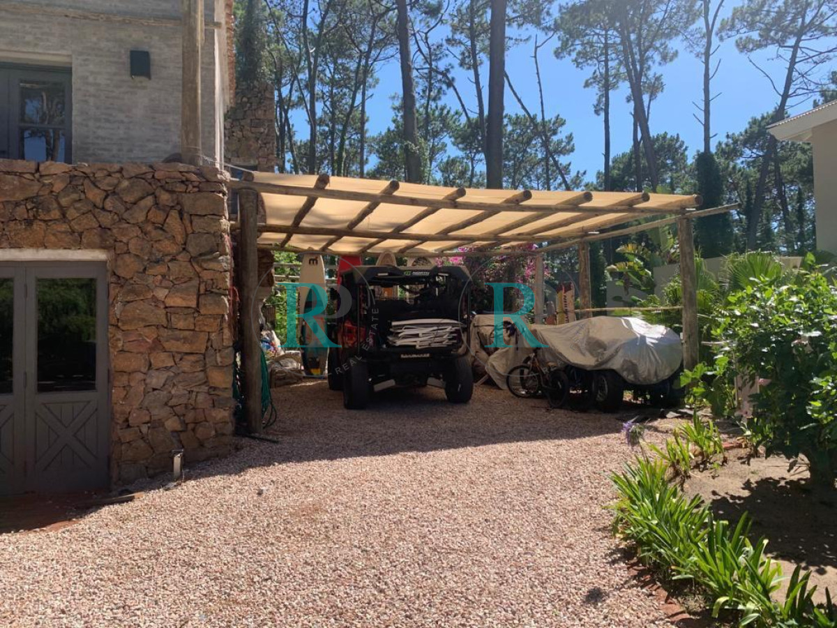 Casa ID.1365 - Casa de 5 dormitorios en Laguna Blanca en Manantiales