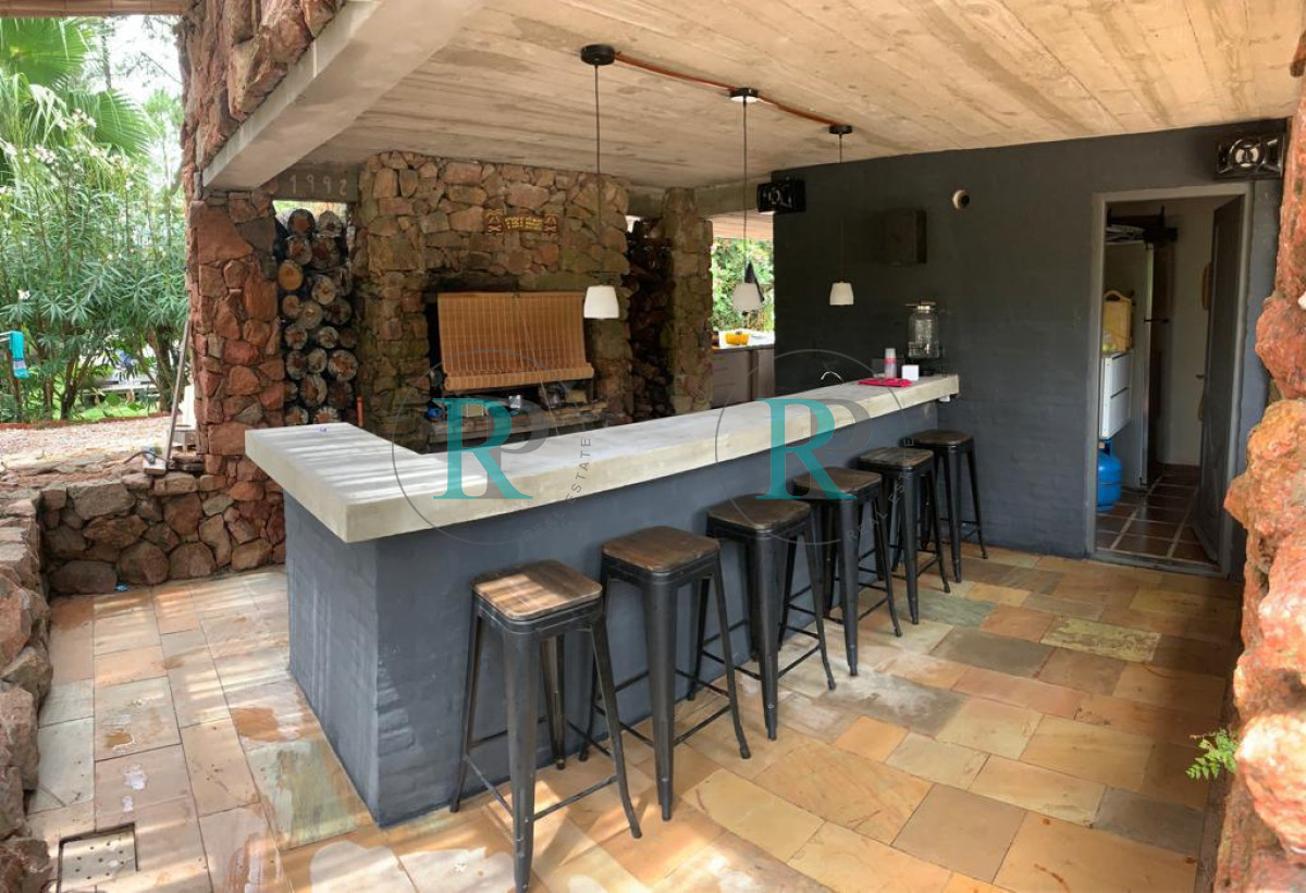 Casa ID.1365 - Casa de 5 dormitorios en Laguna Blanca en Manantiales